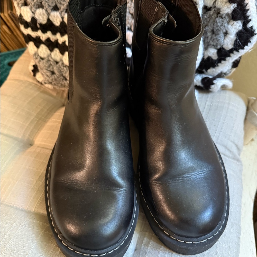 Torrid Black Platform Chelsea Boots - Picture 4 of 5